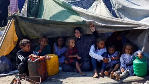 Cataclysmic Conditions within Gaza City while Military Tanks Continue Operations
