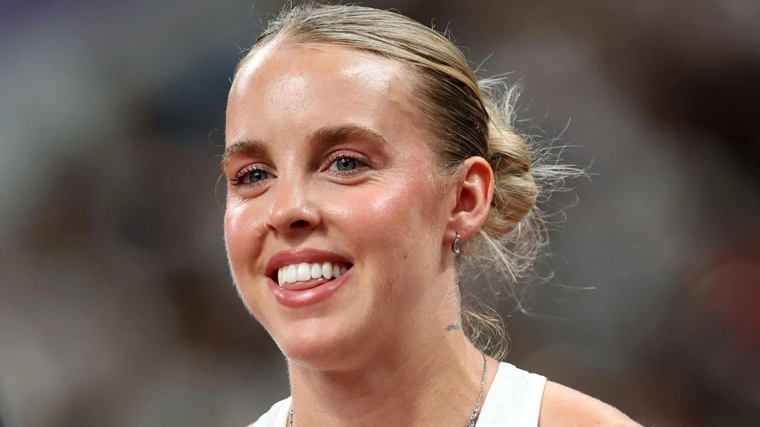 The British star Launches World Title Bid with Winning Start