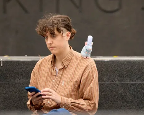 Individuals give me a wide berth’: My strange seven days of wearing shoulder toys