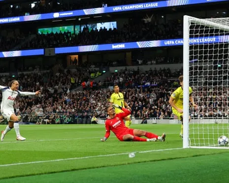 Luiz Júnior's Crucial Mistake Delivers Spurs Opening-Night Victory